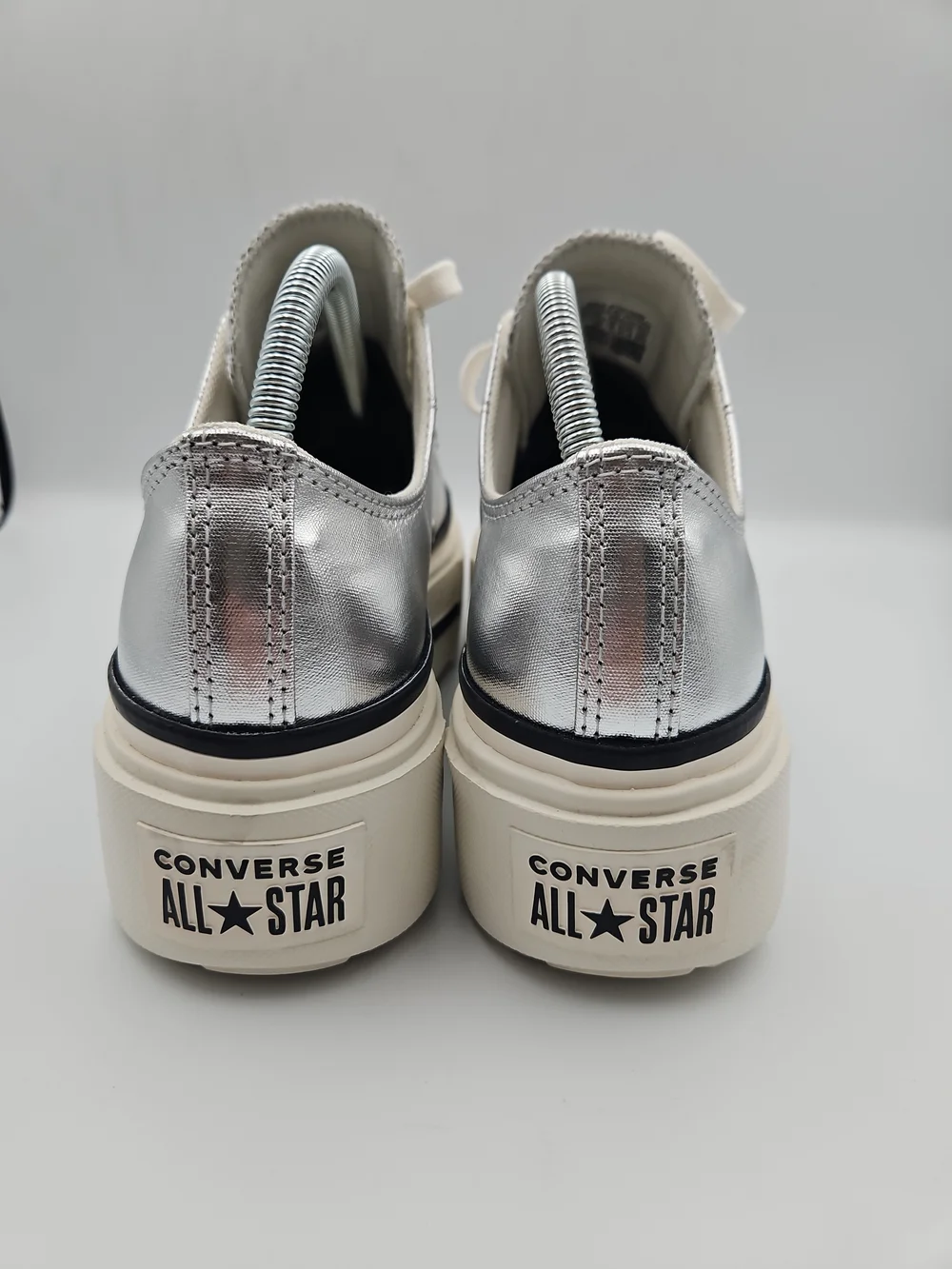 Converse eye catching